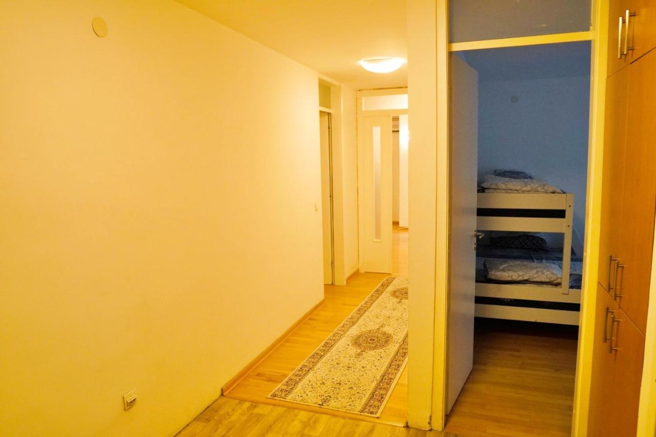 City Center Grand Apartment - Three-Bedroom, Free Parking Sarajevo Exteriör bild