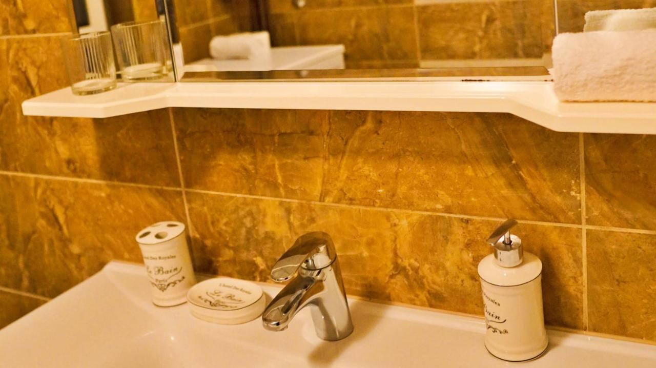 City Center Grand Apartment - Three-Bedroom, Free Parking Sarajevo Exteriör bild