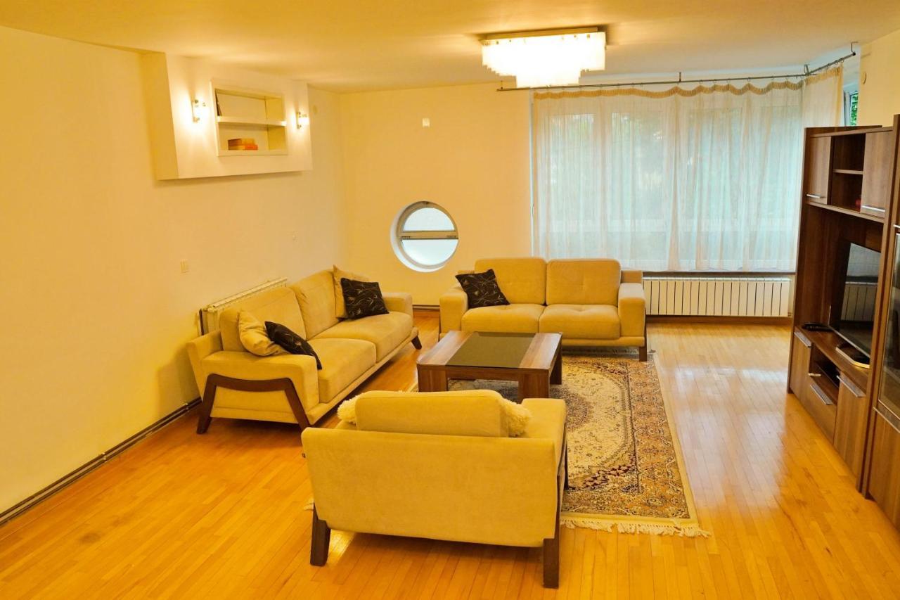 City Center Grand Apartment - Three-Bedroom, Free Parking Sarajevo Exteriör bild