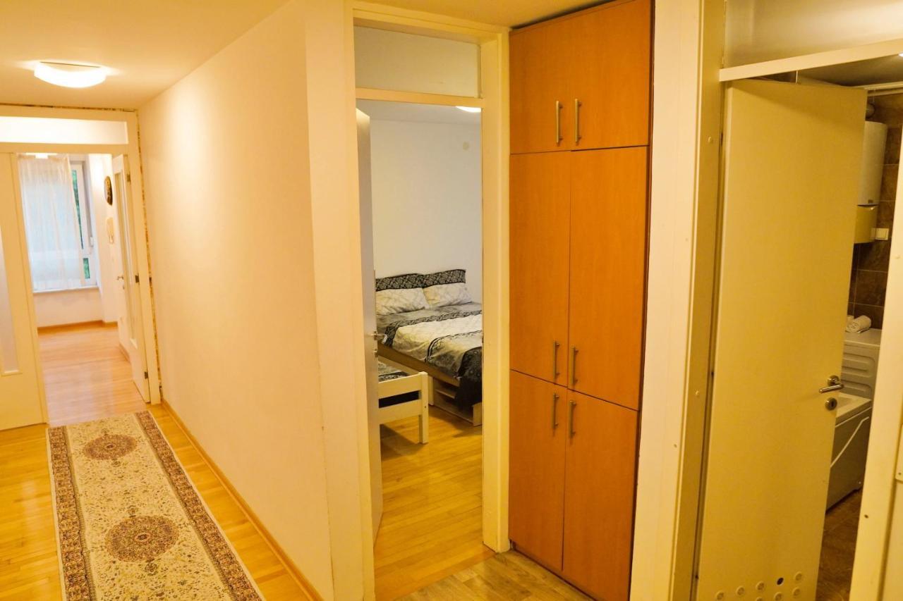 City Center Grand Apartment - Three-Bedroom, Free Parking Sarajevo Exteriör bild