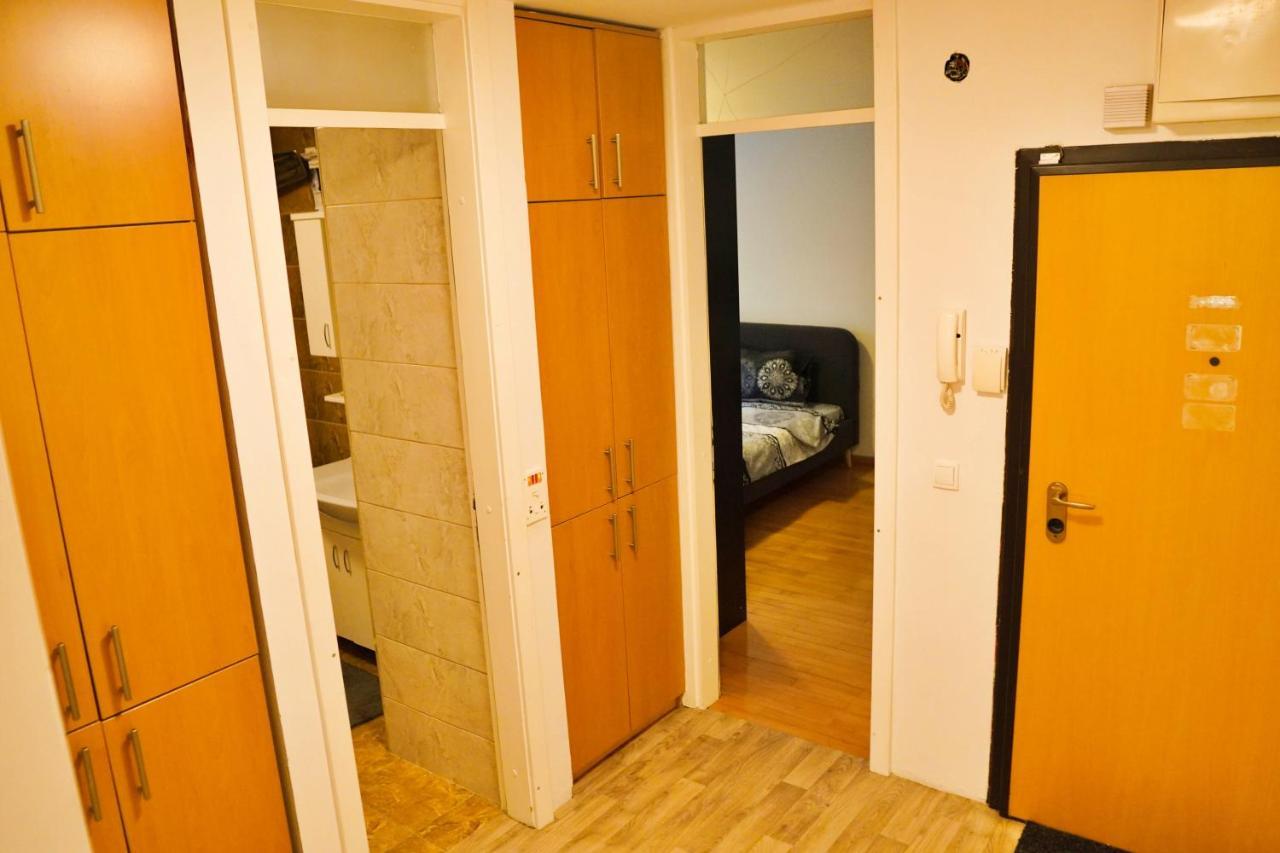 City Center Grand Apartment - Three-Bedroom, Free Parking Sarajevo Exteriör bild