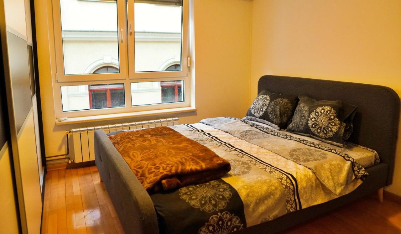 City Center Grand Apartment - Three-Bedroom, Free Parking Sarajevo Exteriör bild