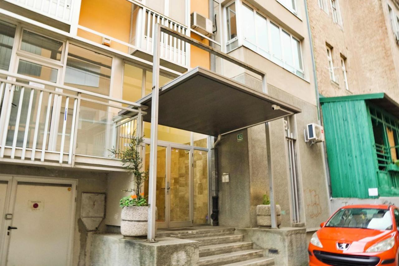 City Center Grand Apartment - Three-Bedroom, Free Parking Sarajevo Exteriör bild