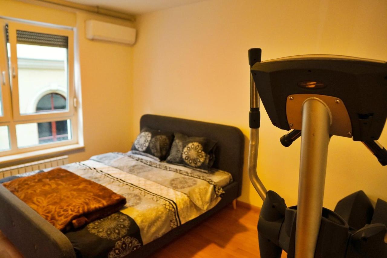 City Center Grand Apartment - Three-Bedroom, Free Parking Sarajevo Exteriör bild