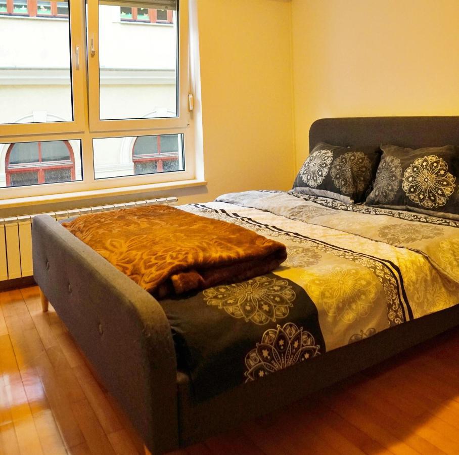 City Center Grand Apartment - Three-Bedroom, Free Parking Sarajevo Exteriör bild