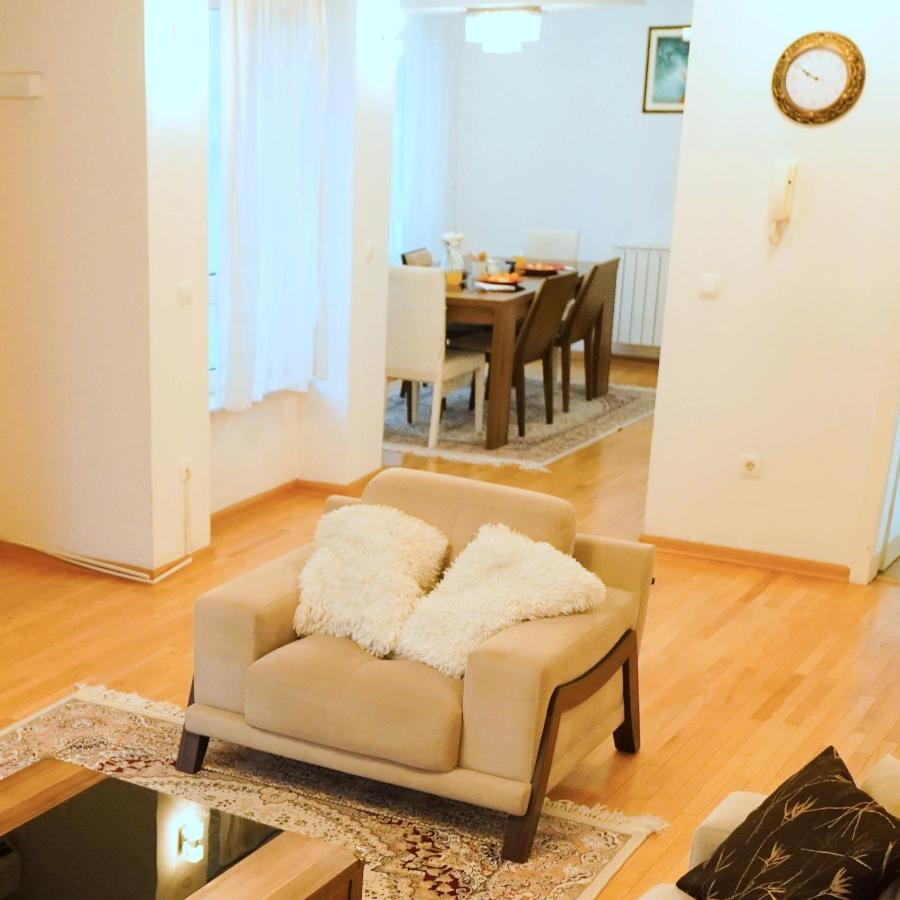 City Center Grand Apartment - Three-Bedroom, Free Parking Sarajevo Exteriör bild