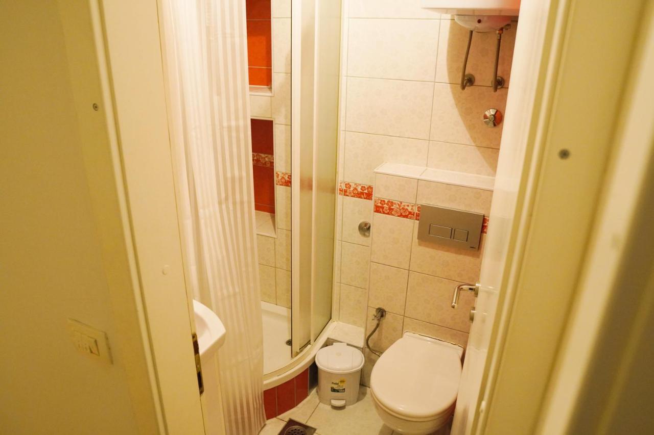 City Center Grand Apartment - Three-Bedroom, Free Parking Sarajevo Exteriör bild