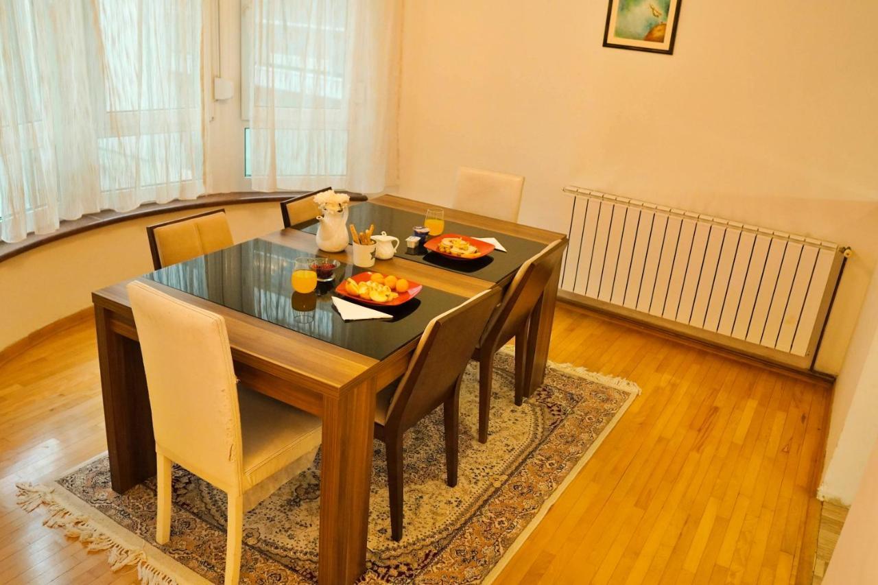 City Center Grand Apartment - Three-Bedroom, Free Parking Sarajevo Exteriör bild